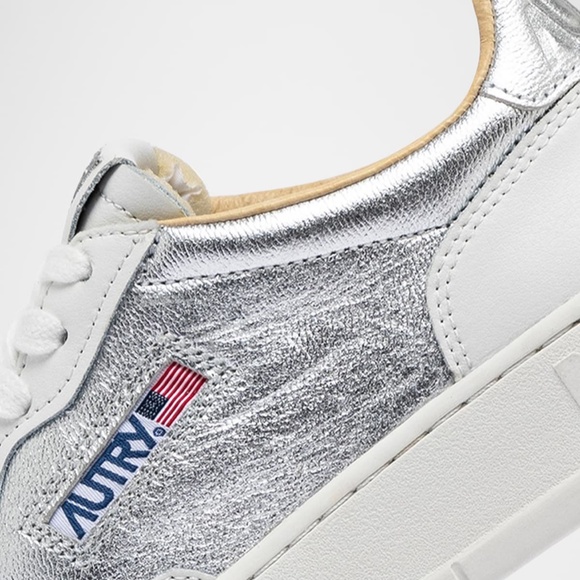AUTRY MEDALIST Low Top Silver Leather Sneakers - Picture 4 of 9